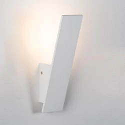 Больше о товаре Настенный светодиодный светильник Italline IT01-6096S white